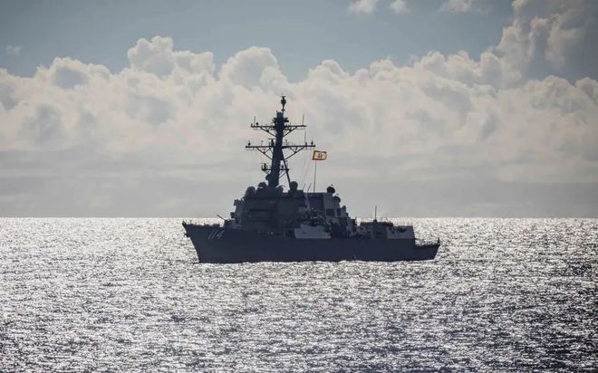 美軍艦闖入臺(tái)灣海峽，國際海域的航行自由與挑戰(zhàn)，美軍艦駛?cè)肱_(tái)灣海峽，航行自由還是挑戰(zhàn)？
