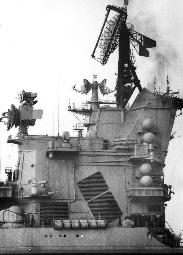 蘇聯(lián)65型巡洋艦，歷史與特點解析，蘇聯(lián)65型巡洋艦，歷史背景與特點深度解析